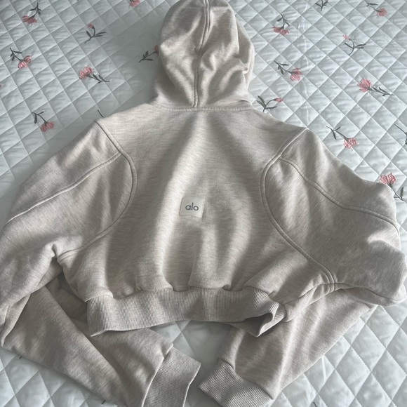 ALO Yoga Black and Being Women's Sweater 2x70 or 50 each - Picture 4 of 4